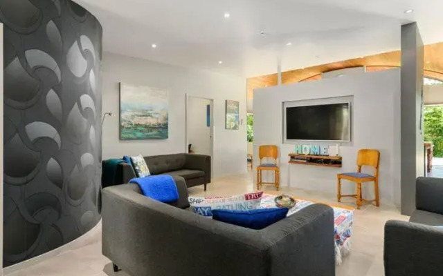 FlaxWater Bach - Lake Tarawera Holiday Home