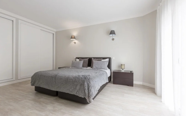 D Loft Sea and Golf