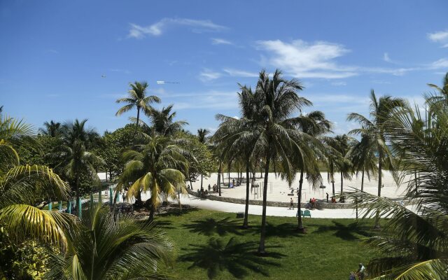 Waldorf Towers South Beach