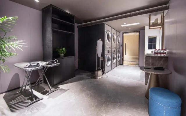 PLUS Yishang Hotel (Wanlvyuan Store of Haikou International Trade)