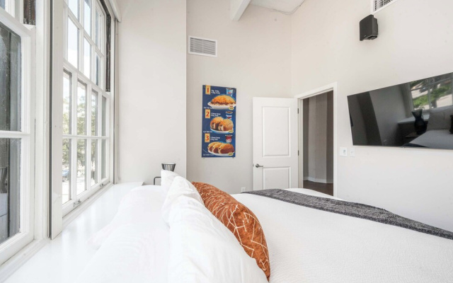 The 333 Suites 2nd Floor Retreat