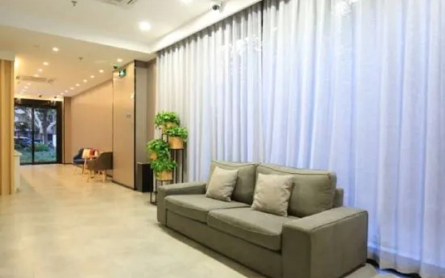 Zsmart Zhishang Hotel (Shanghai Xinhua Hospital Jiangpu Road Subway Station)