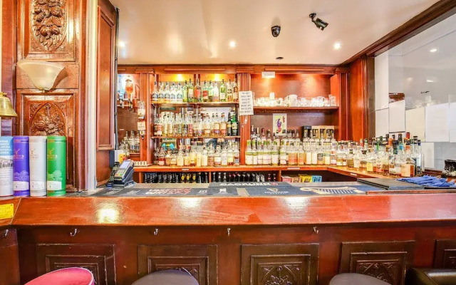 The Richmond Arms Hotel by OYO