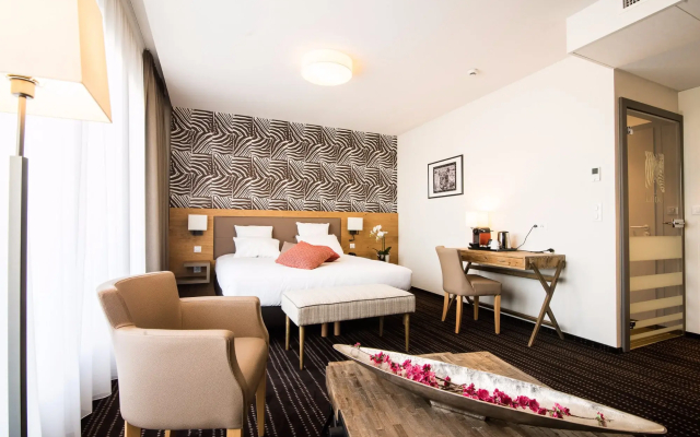 Brit Hotel Lodge