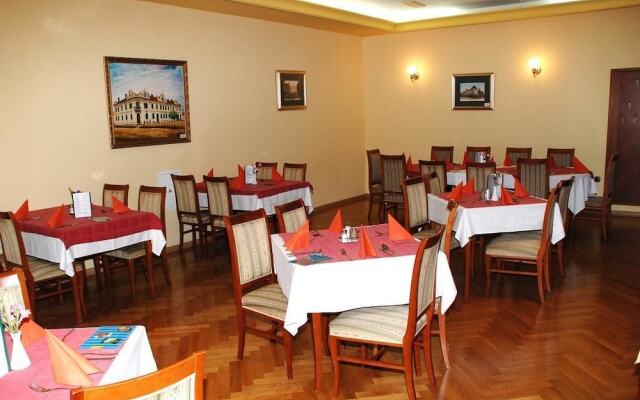 Hotel Zvezda