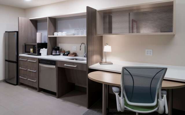 Home2 Suites by Hilton Cape Canaveral Cruise Port, FL