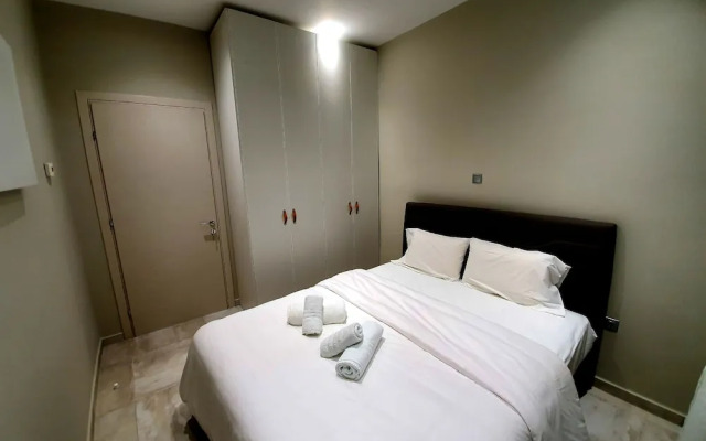 Cosmopolitan Apartments Nilie Suites & Aprts