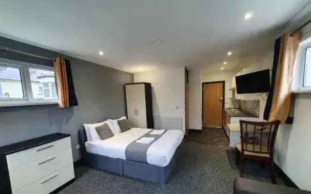 OYO Devine Beach Hotel, Westcliff Southend-On-Sea