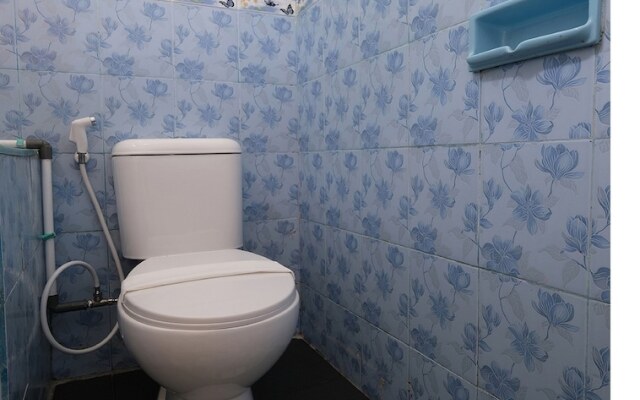 OYO 2551 Dewi Residence 2