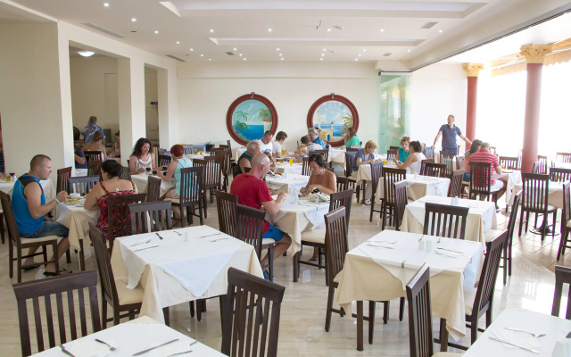 Euroxenia Marathon Hotel