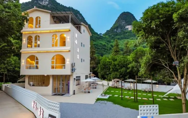 Village Islet & Chestnut Lodge - Yangshuo Yulong River Romance Park Location – Outside – Guilin