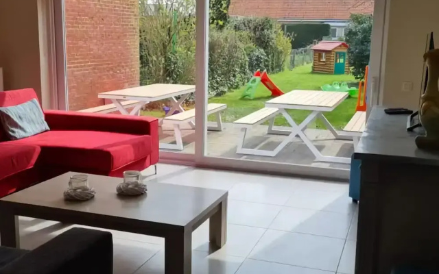 Canal-side Family Retreat