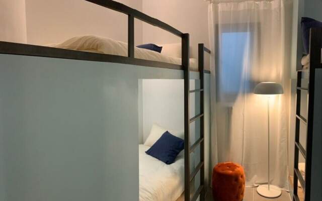 g g bae Hostel - Caters to Women