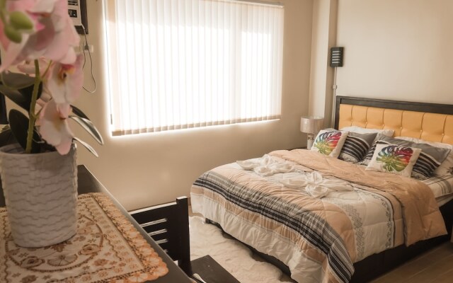 Comfy Studio UnitL OneMadison35