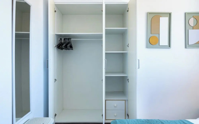 Olympus Stylish 2-BR Apt in Larnaca