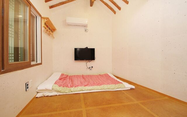 Jeonjuhanokvillage Sarangnamoo