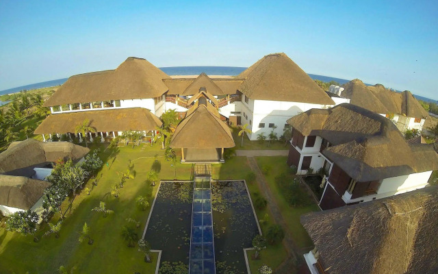 Le Pondy Beach & Lake Resort