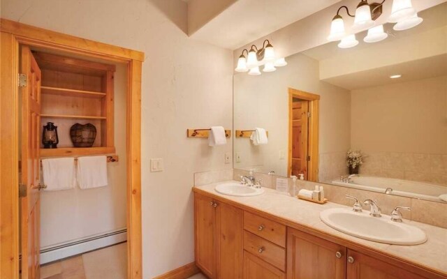 2748 Waterstone Apartment 5