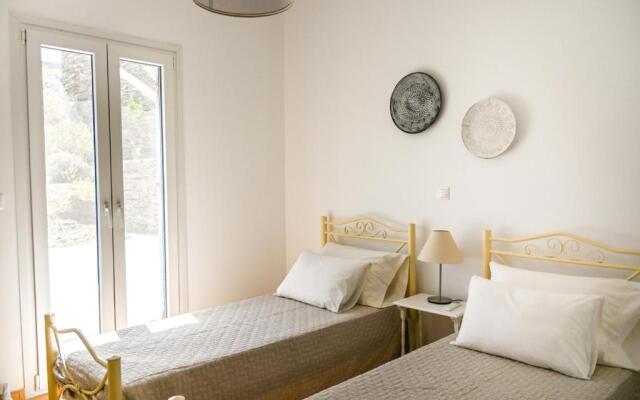 Iliopetra residence - 5BR Villa in Agios Romanos