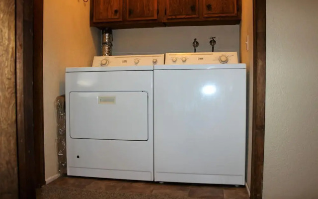 Cabin with Foosball-Southern Comfort