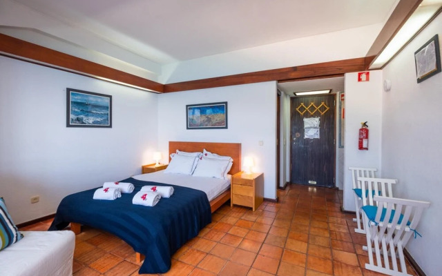 Rent4rest Sesimbra Ocean View Studio - Direct Beach Access