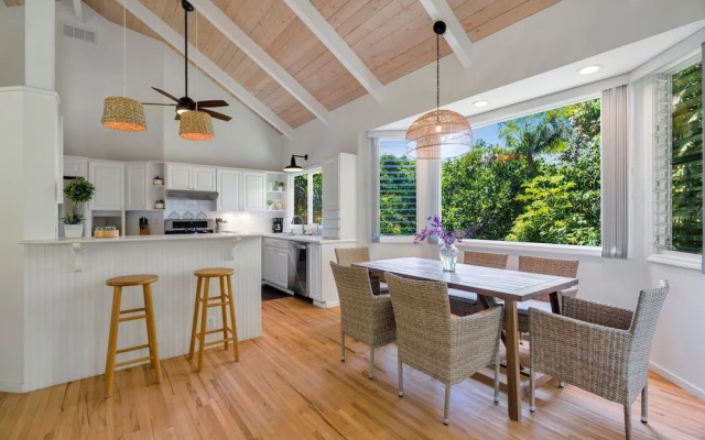 Hale Keoniana 5 Bedroom Home