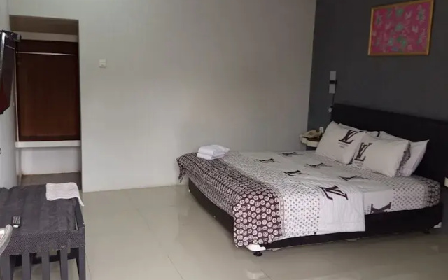Tulip Guest House & Cafe