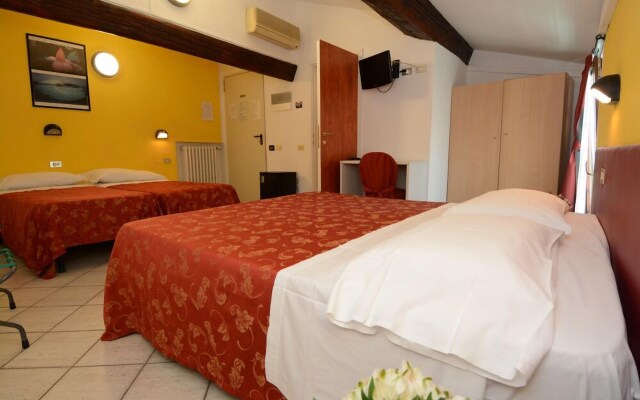 Antico Residence , Mantegna Hotels