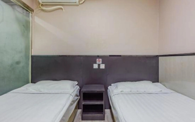 aimoHotel (Beijing Public Welfare Xiqiao Subway Station)