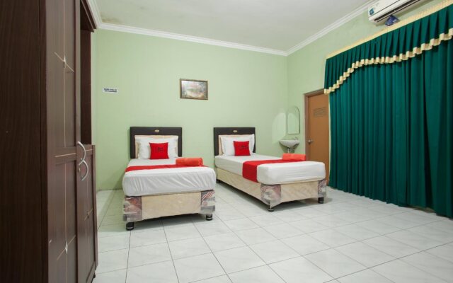 Shafira Guesthouse by Reddoorz