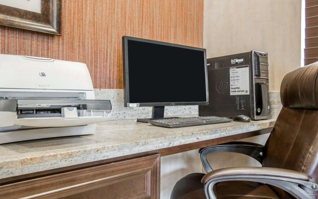 Quality Inn & Suites Woodland - Sacramento Airport