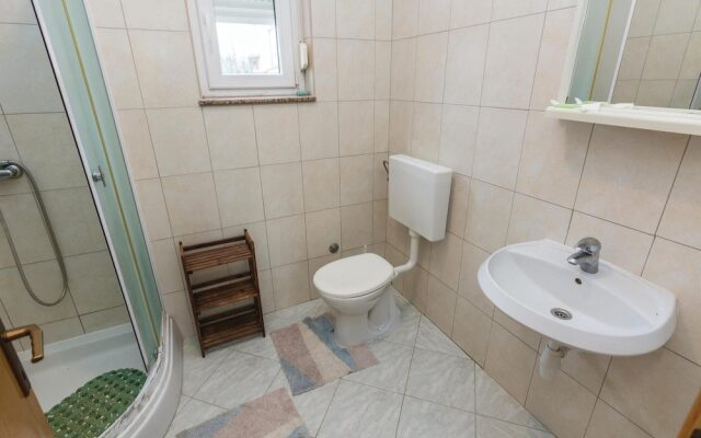 Amazing Apartment in Vir With 2 Bedrooms and Wifi