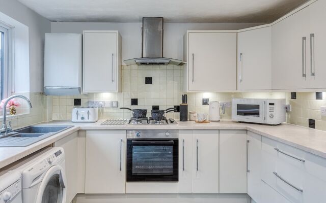 Lovely 3-bed Cosy House in Greater Manchester