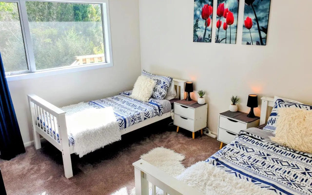 Unique Estuary & Bird Apartment in Te Haumi Paihia
