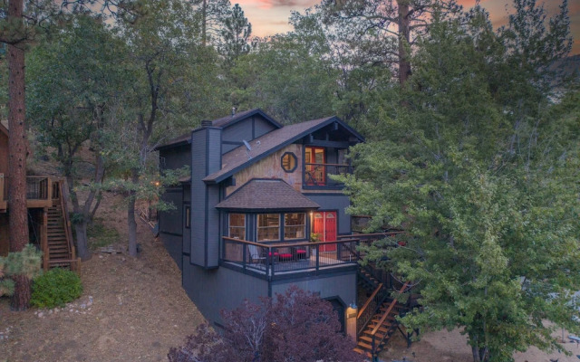 Modern Moonridge Manor