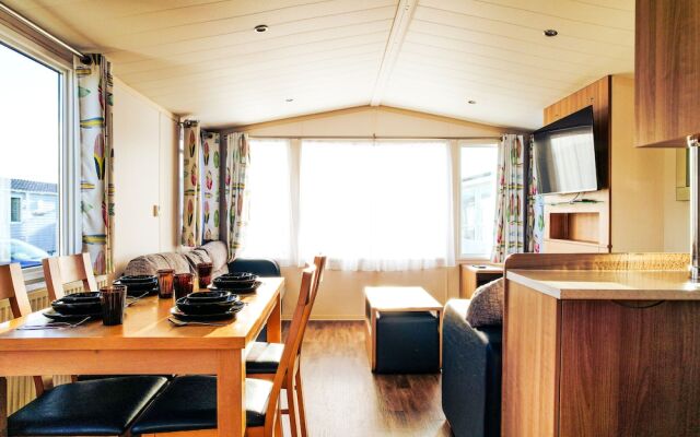 Captivating 6-person Caravan in Rhyl