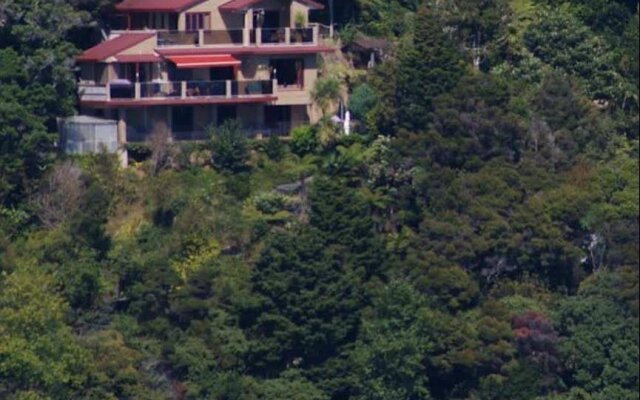 Bay of Islands Beach House Apartments