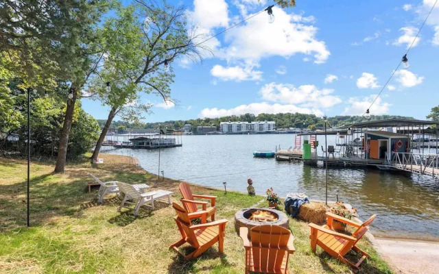 Lake Home Oasis - Sleeps 18