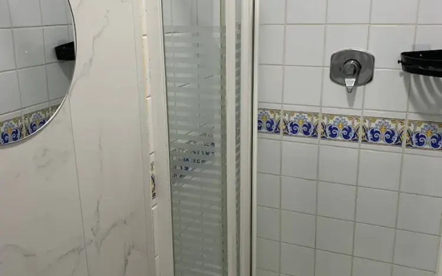 Room-ensuite With King Bed 2