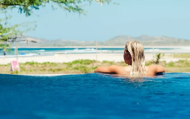 Witch's Rock Surf Camp Beachfront HOTEL