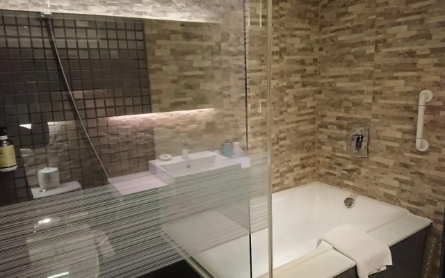 Simple Plus Hotel