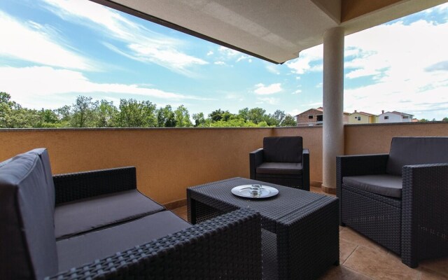 Amazing Home in Nedescina With Wifi and 5 Bedrooms