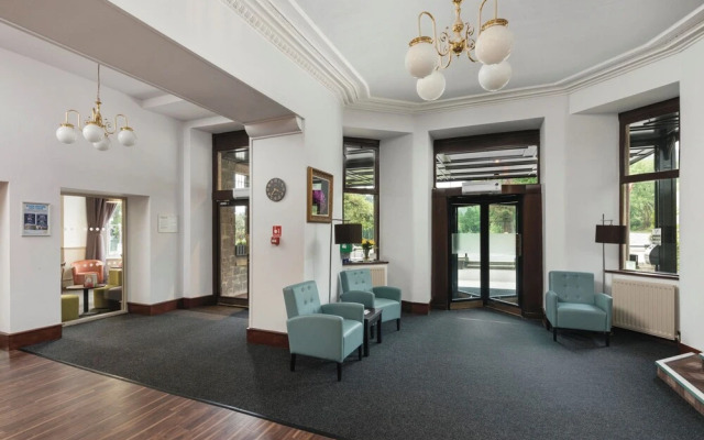 The Tarbet Hotel