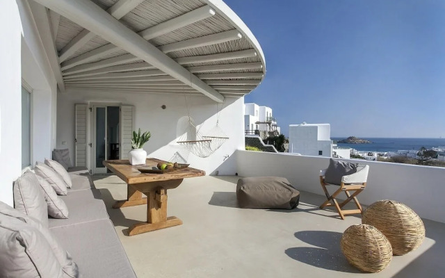 Villa Blue - White by Thea-concept