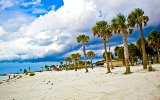 Holiday Inn Express & Suites Trinity by IHG