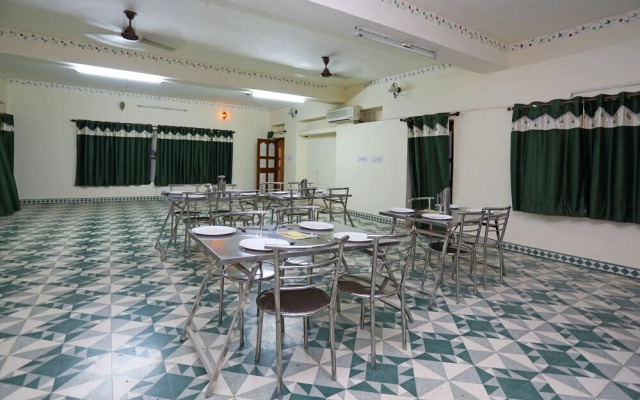 Hotel Meera Mahal