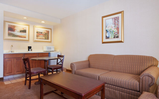 Holiday Inn Express Hotel & Suites Providence-Woonsocket, an IHG Hotel