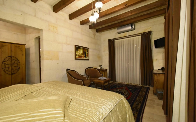 Harman Cave Hotel