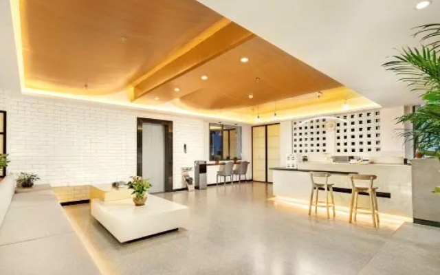 Yuedu Hotel Yuedu (Kaili International Trade Shopping Center Grand Cross Branch) – Lobby – Qiandongnan