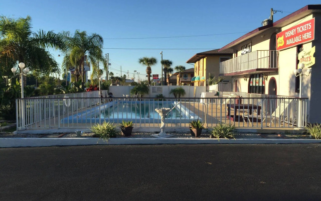Maple Leaf Inn & Suites